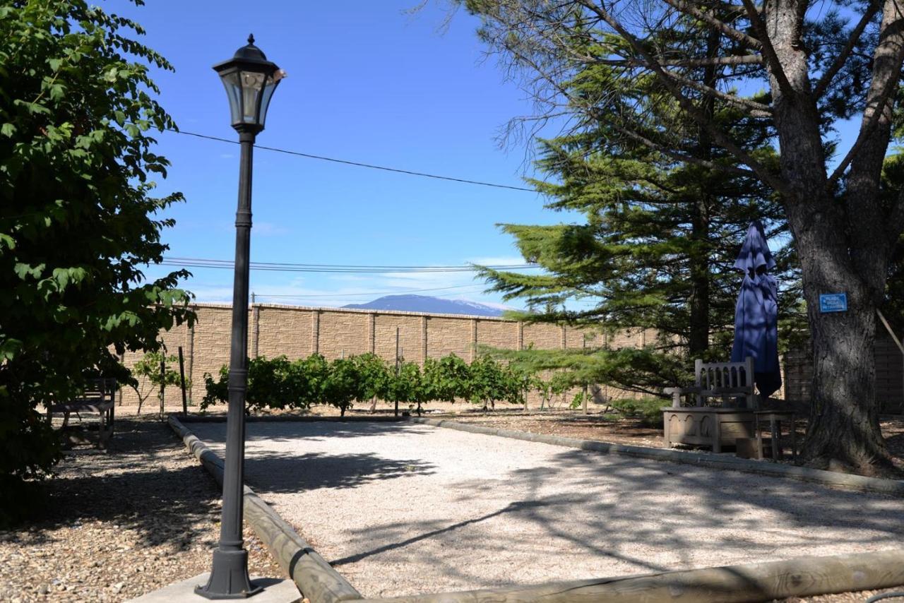 Bed and Breakfast Domaine Des Ecureuils Carpentras Exterior foto