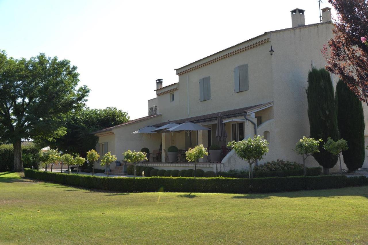Bed and Breakfast Domaine Des Ecureuils Carpentras Exterior foto