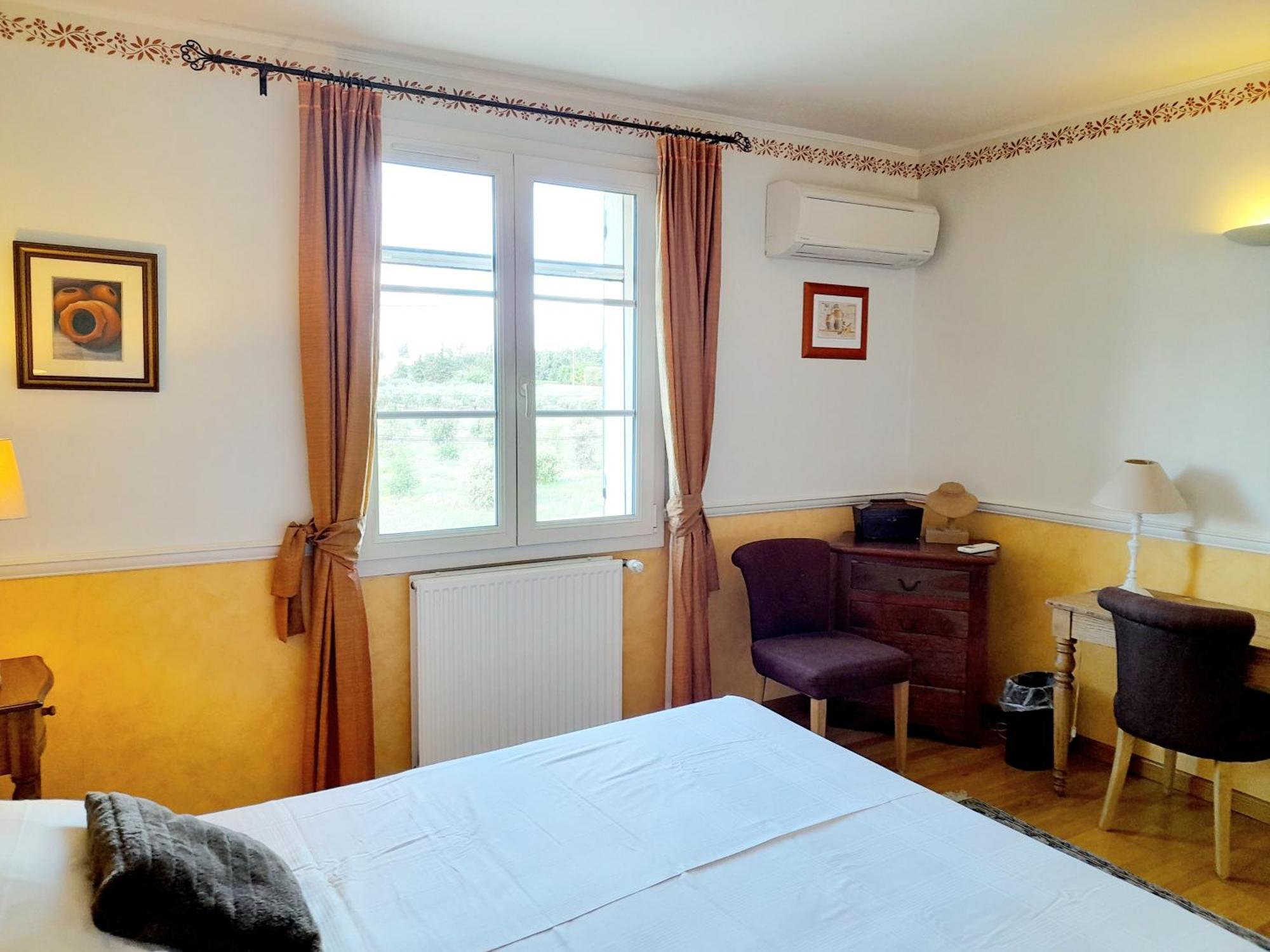 Bed and Breakfast Domaine Des Ecureuils Carpentras Exterior foto